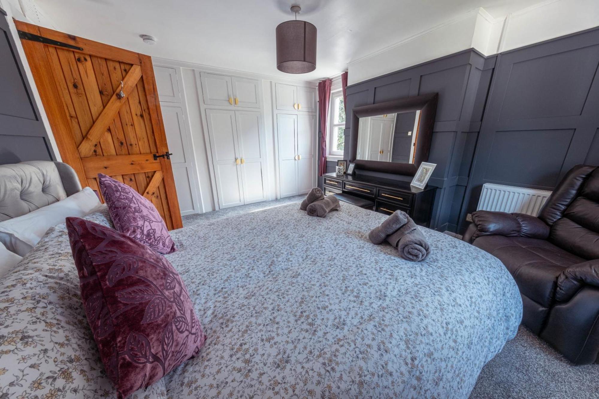 Large Country House With Garden, Outdoor Spa Area & Games Room With Hot Tub And Fire Pit Wigtown Exteriör bild