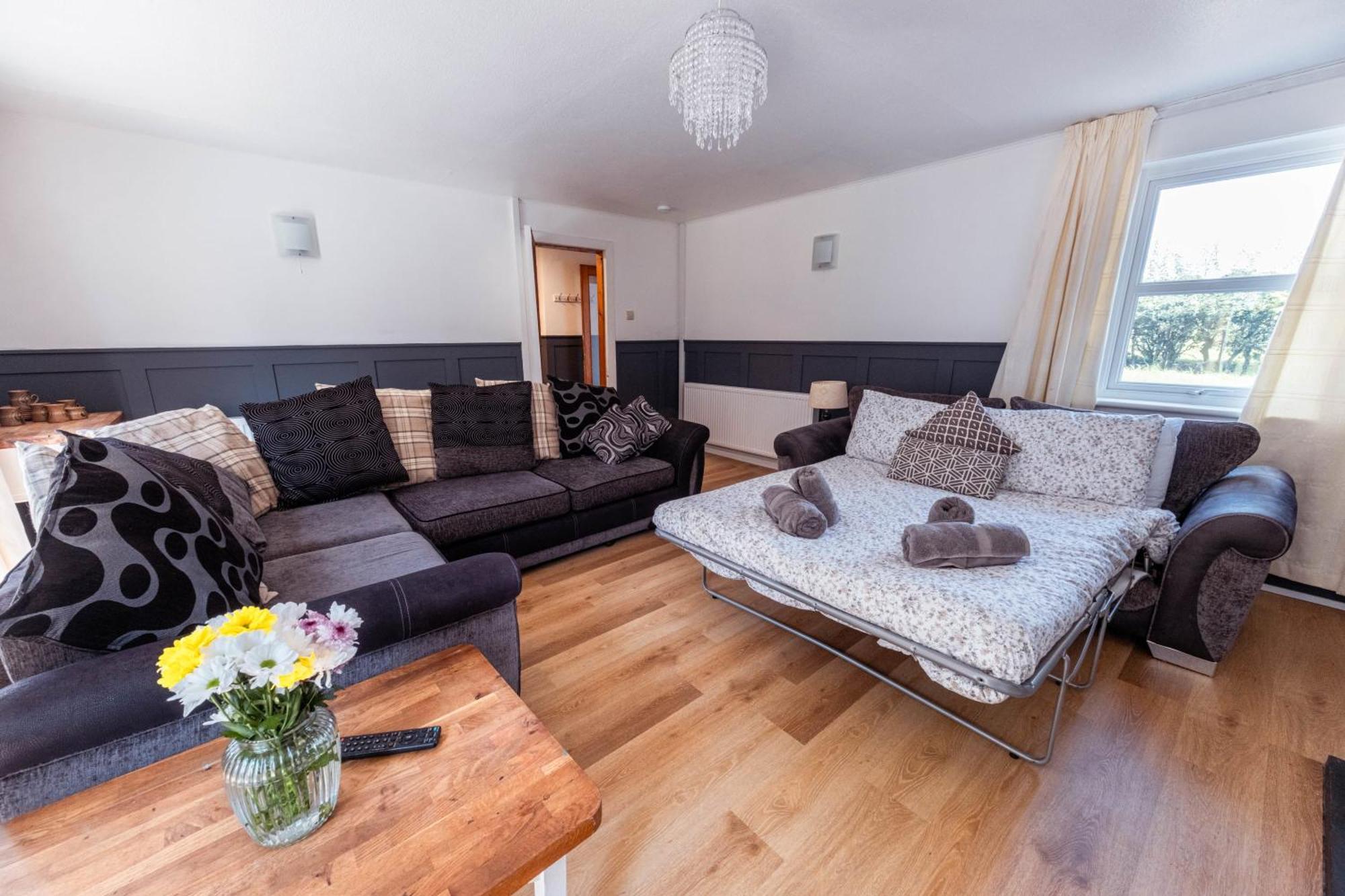 Large Country House With Garden, Outdoor Spa Area & Games Room With Hot Tub And Fire Pit Wigtown Exteriör bild